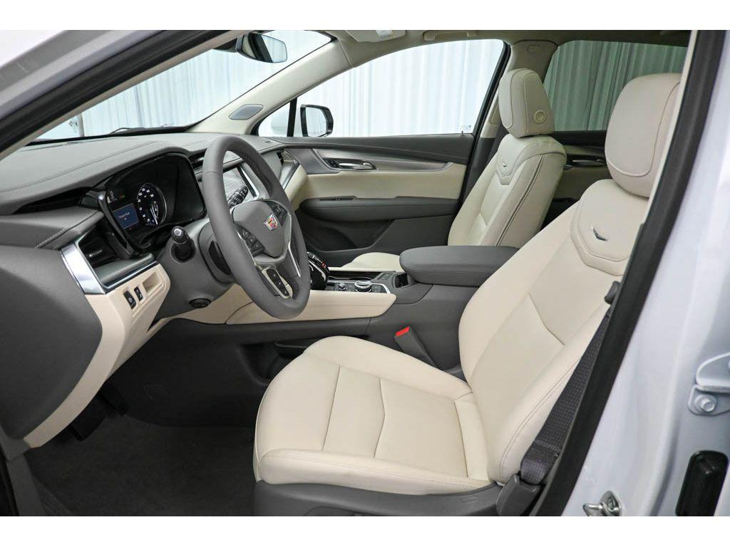 new 2025 Cadillac XT5 car, priced at $53,315