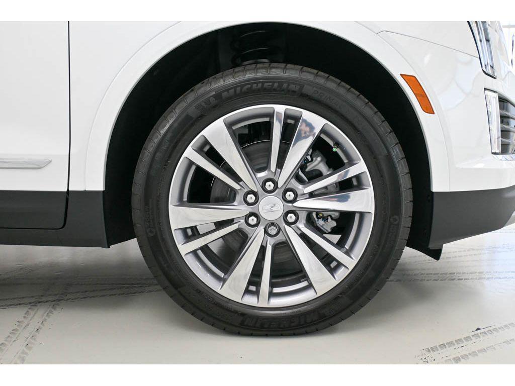 new 2025 Cadillac XT5 car, priced at $53,315