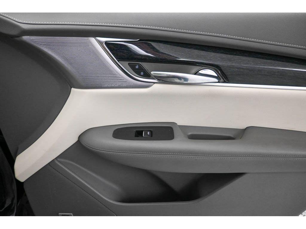 used 2022 Cadillac XT6 car, priced at $33,133