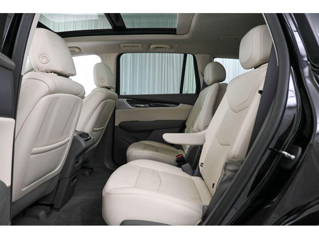 used 2022 Cadillac XT6 car, priced at $33,133