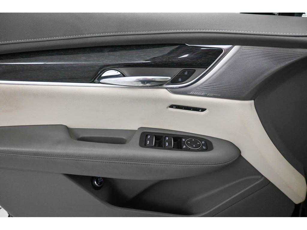 used 2022 Cadillac XT6 car, priced at $33,133