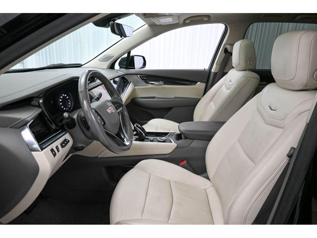 used 2022 Cadillac XT6 car, priced at $33,133