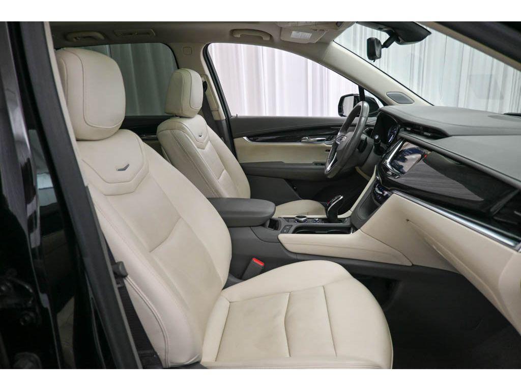 used 2022 Cadillac XT6 car, priced at $33,133