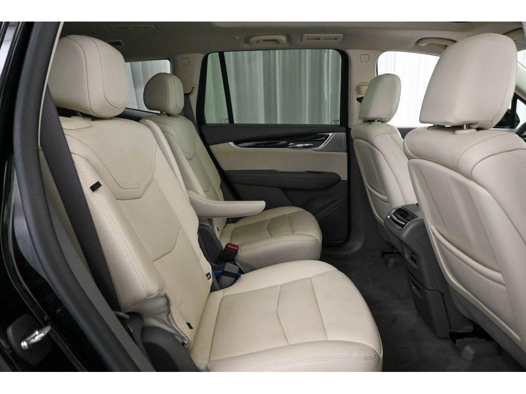 used 2022 Cadillac XT6 car, priced at $33,133