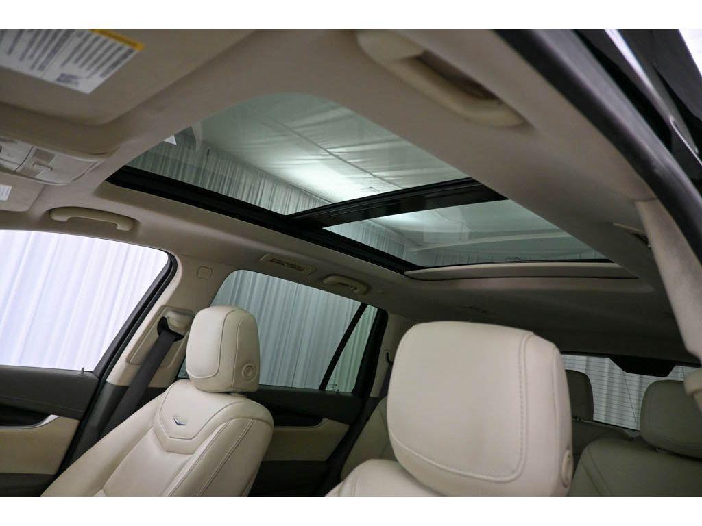 used 2022 Cadillac XT6 car, priced at $33,133