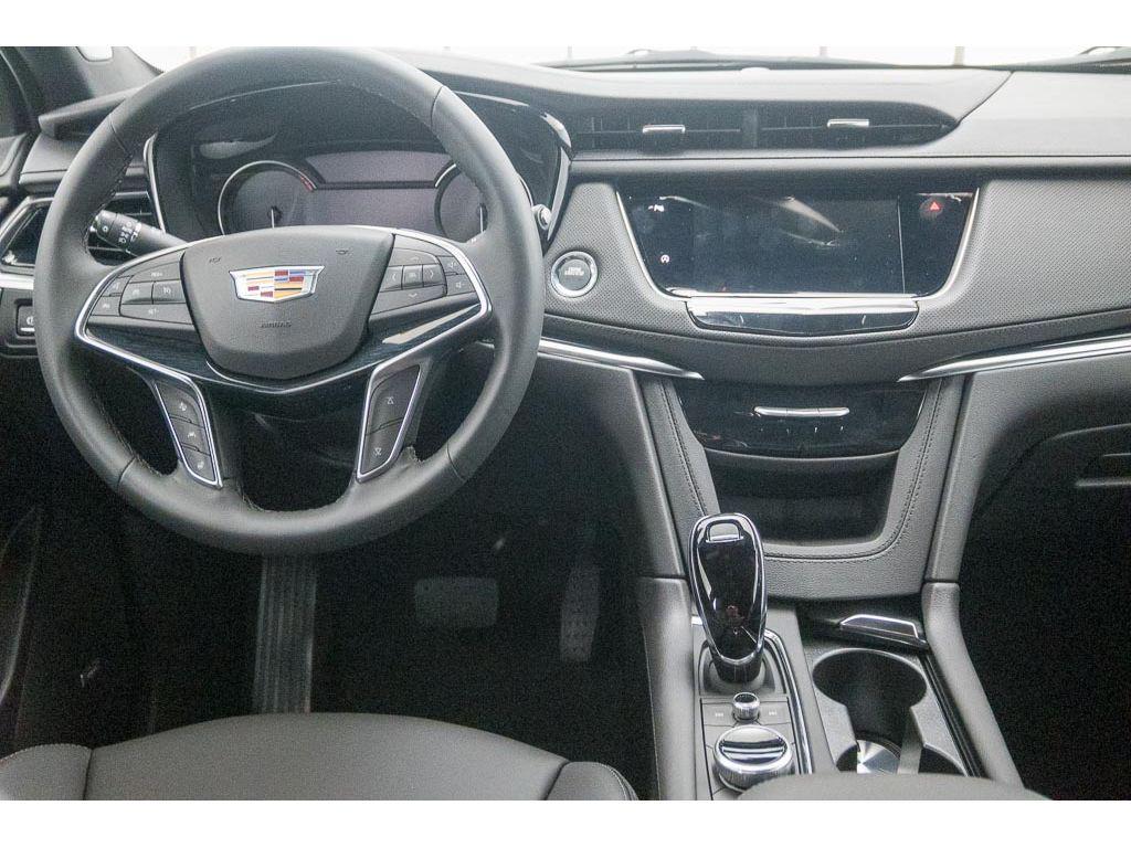 new 2025 Cadillac XT5 car, priced at $52,090