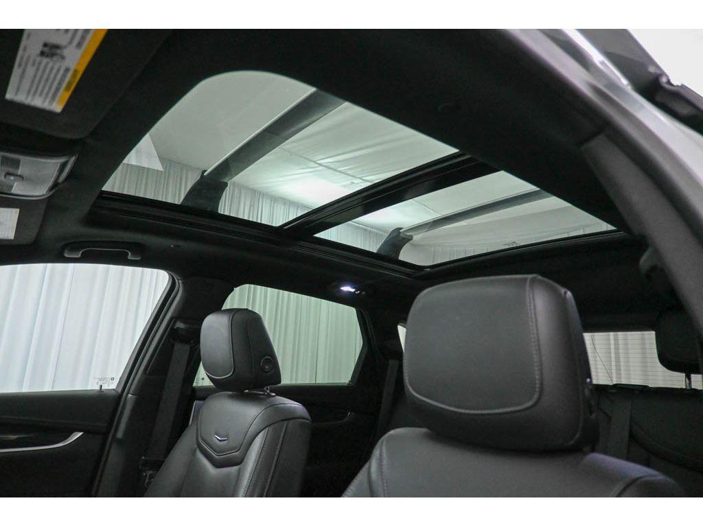 used 2023 Cadillac XT5 car, priced at $31,802