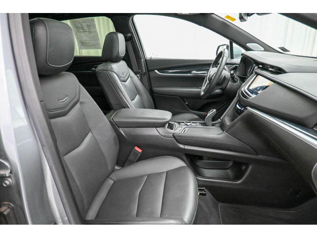 used 2023 Cadillac XT5 car, priced at $31,802