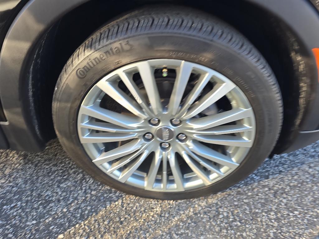 used 2024 Cadillac XT4 car, priced at $35,537