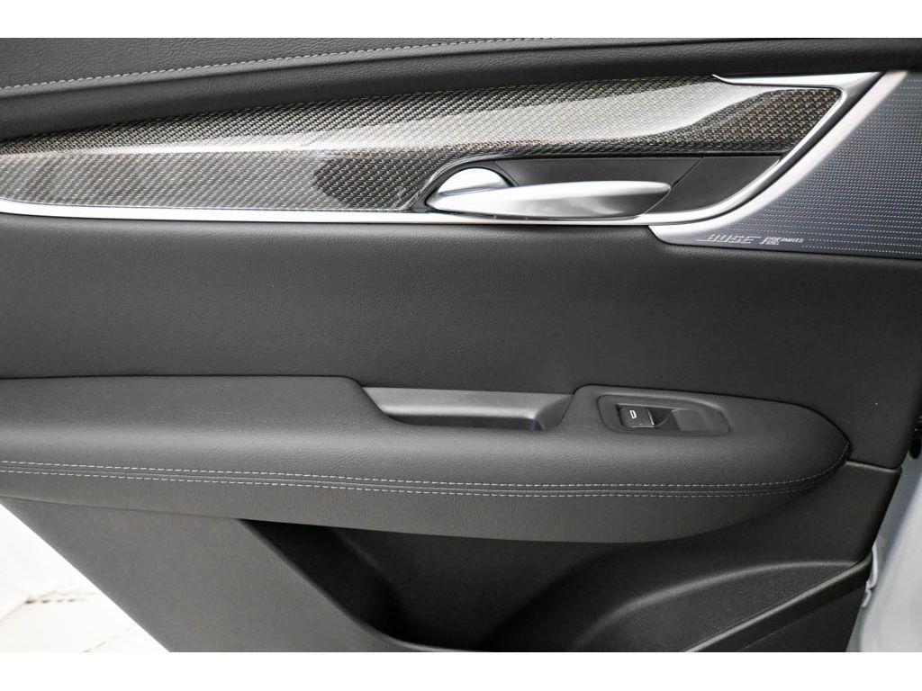 new 2025 Cadillac XT5 car, priced at $68,780