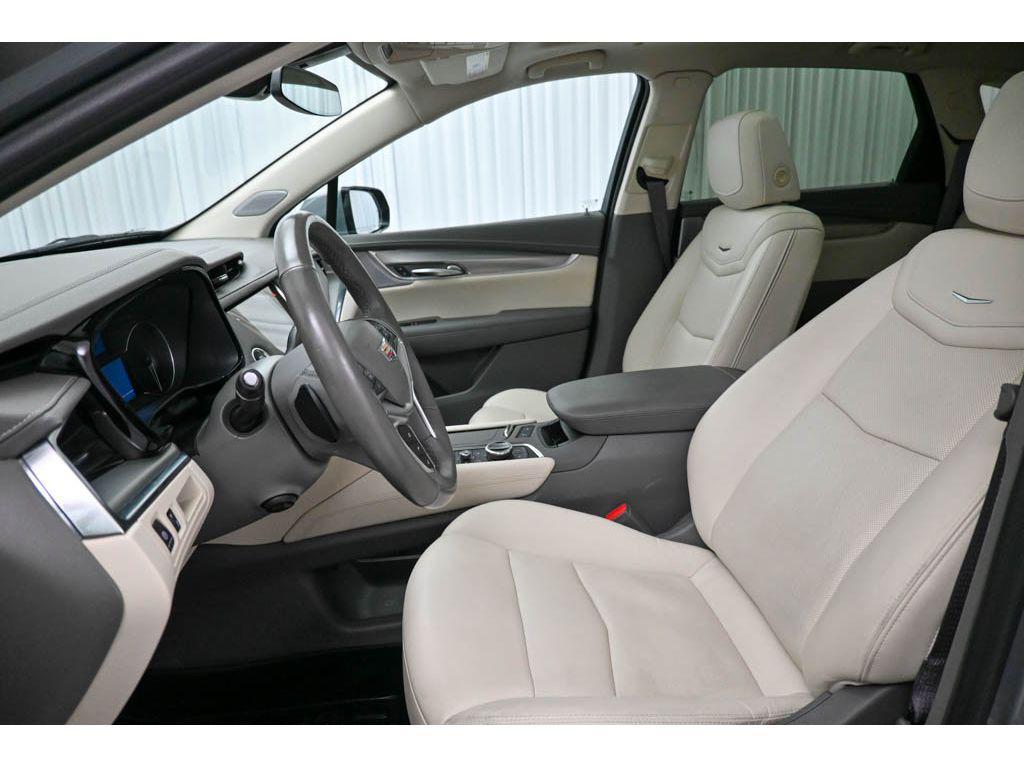 used 2024 Cadillac XT5 car, priced at $34,494