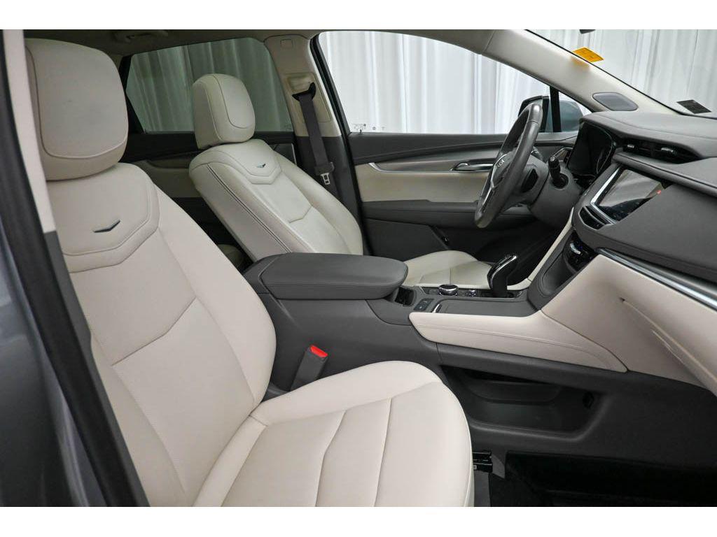 used 2024 Cadillac XT5 car, priced at $34,494