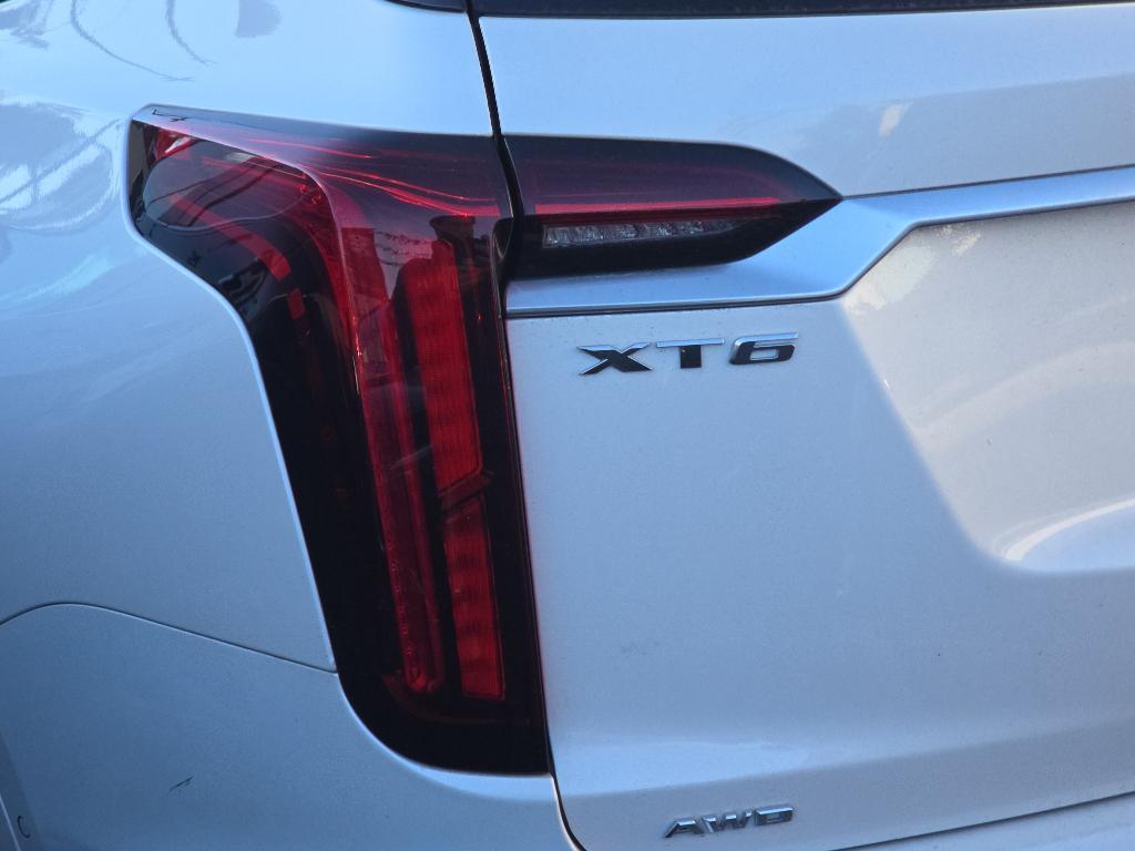 used 2024 Cadillac XT6 car, priced at $47,992