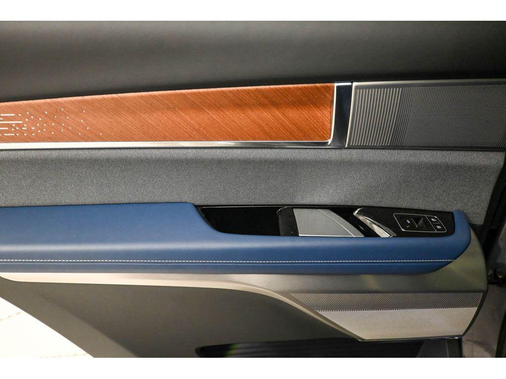 new 2026 Cadillac VISTIQ car, priced at $95,715