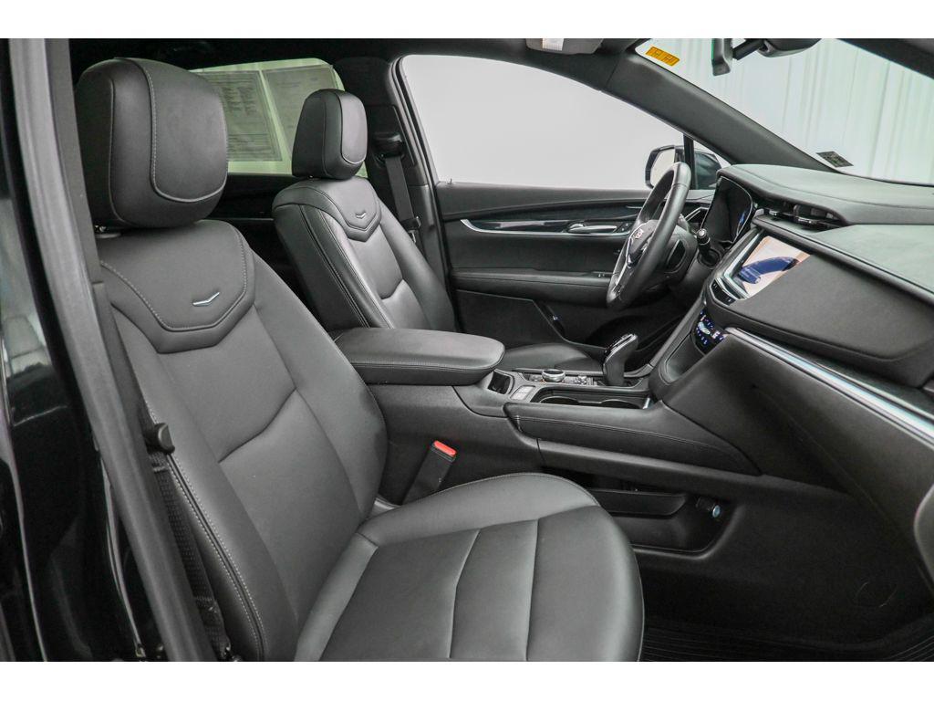 used 2022 Cadillac XT5 car, priced at $30,925