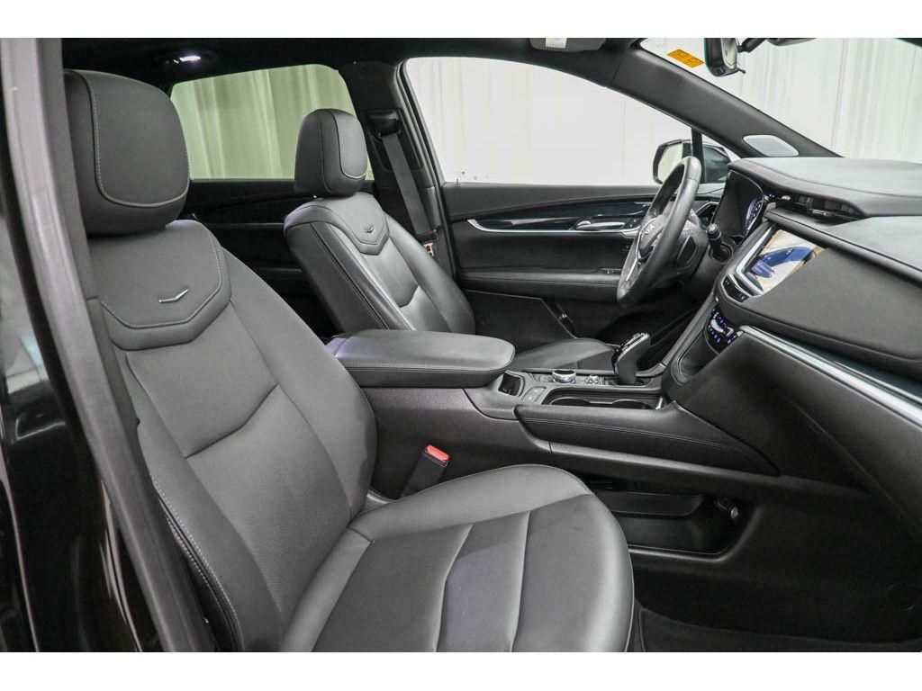 used 2024 Cadillac XT5 car, priced at $39,992