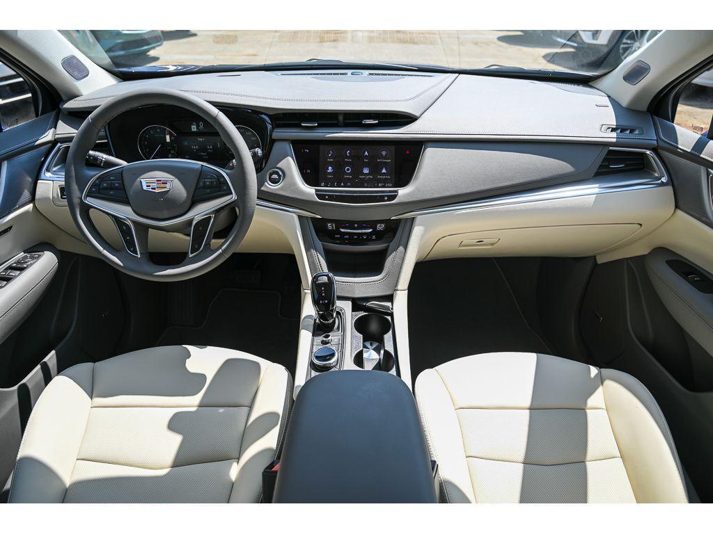 new 2025 Cadillac XT5 car, priced at $53,615