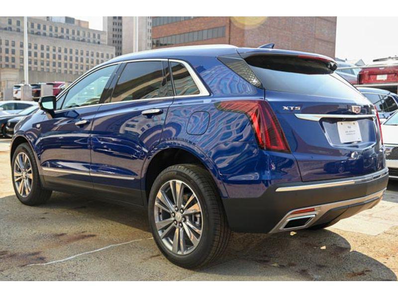new 2025 Cadillac XT5 car, priced at $53,615