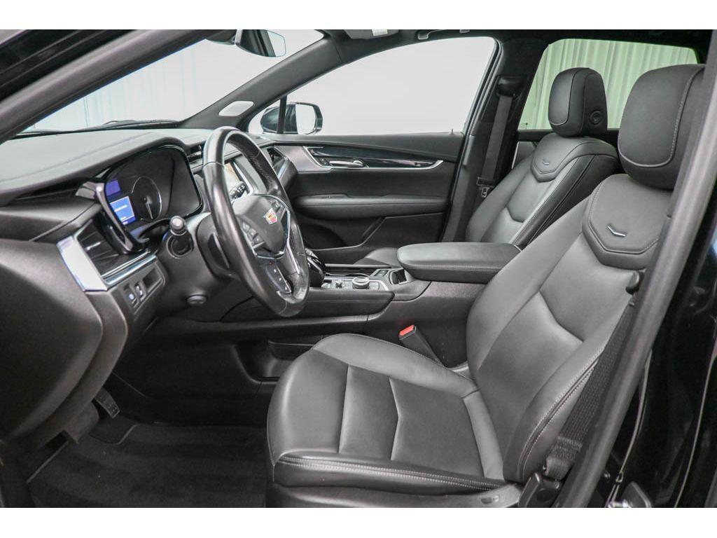 used 2023 Cadillac XT5 car, priced at $34,992