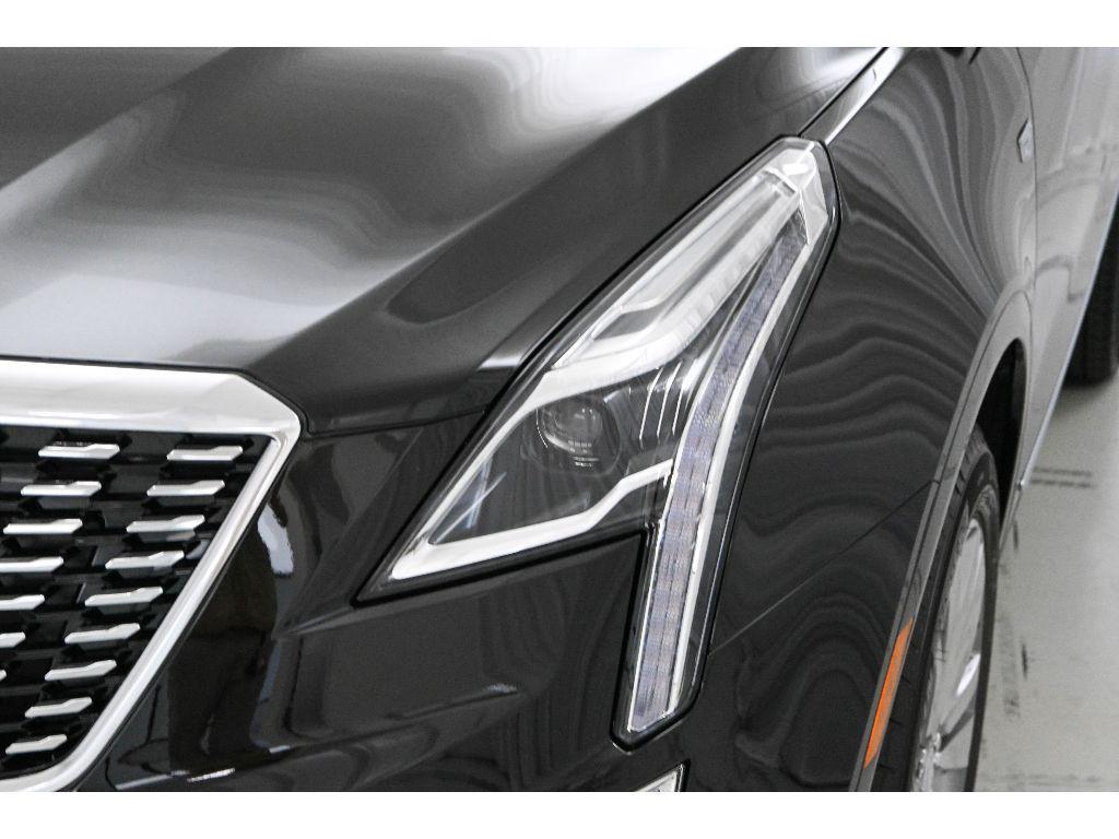 new 2025 Cadillac XT5 car, priced at $60,490