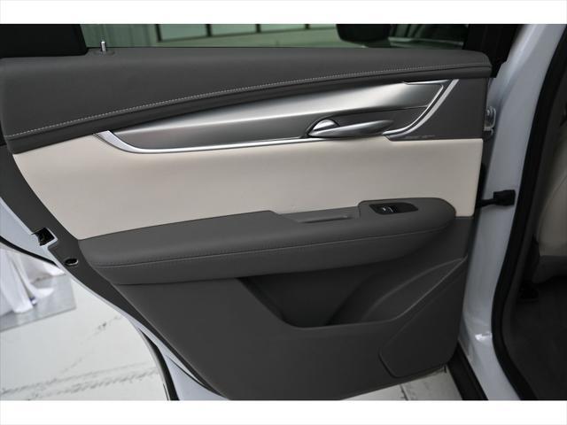 new 2025 Cadillac XT5 car, priced at $58,490