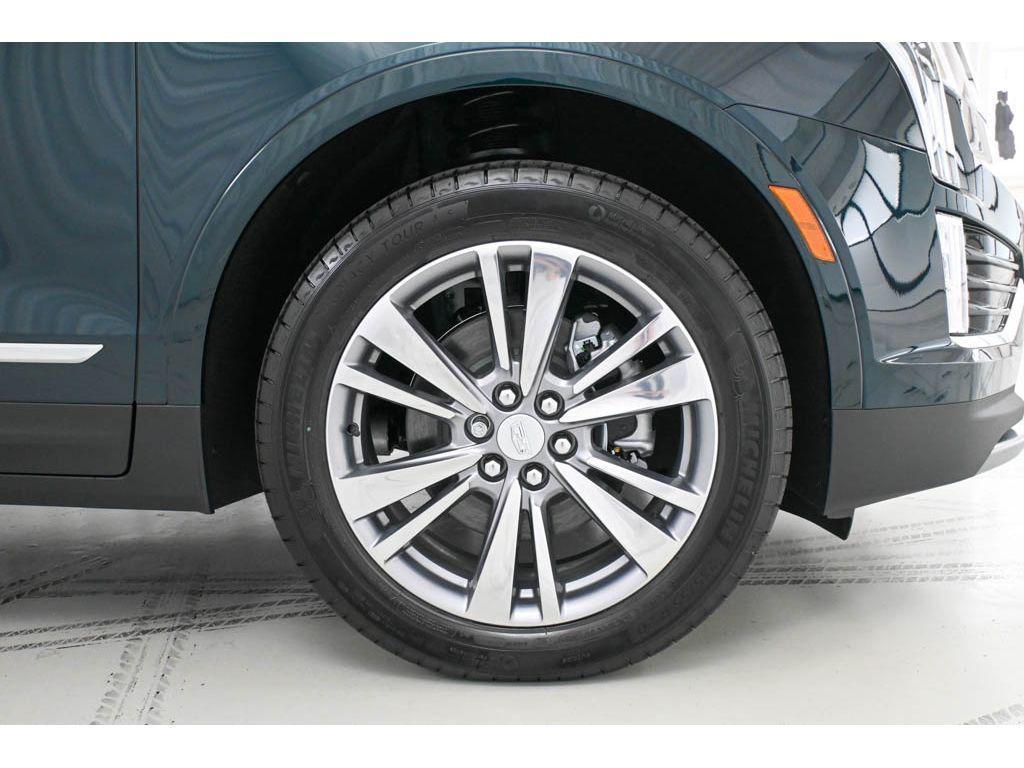 new 2025 Cadillac XT5 car, priced at $54,715