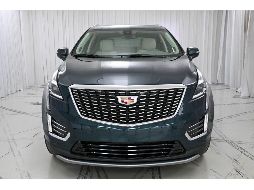 new 2025 Cadillac XT5 car, priced at $54,715