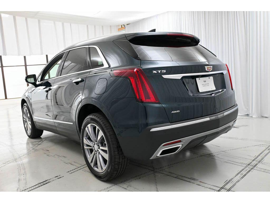 new 2025 Cadillac XT5 car, priced at $54,715