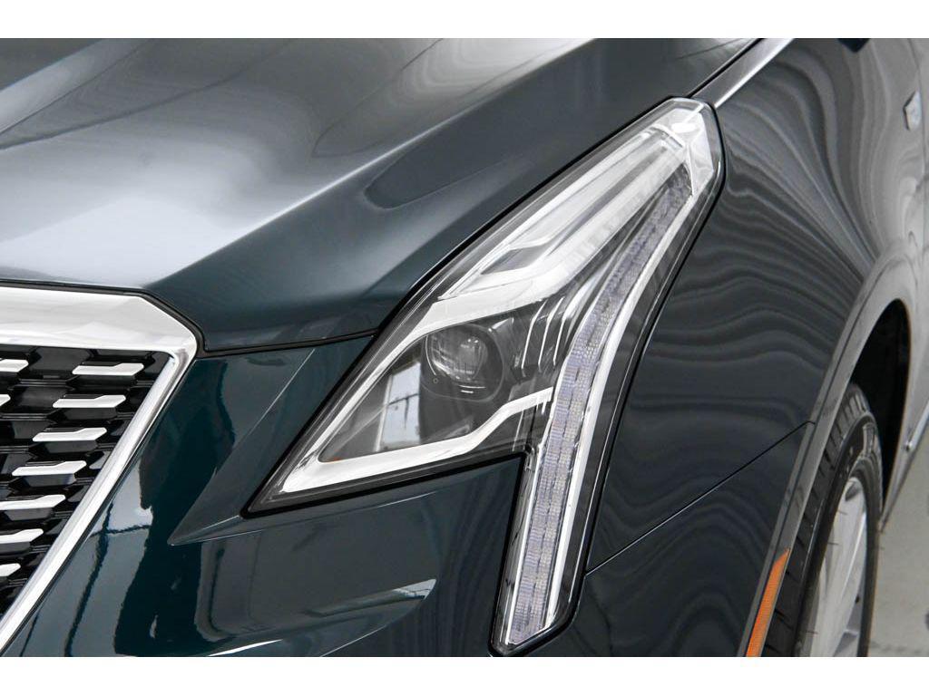 new 2025 Cadillac XT5 car, priced at $54,715