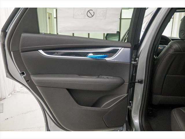 new 2025 Cadillac XT5 car, priced at $52,090