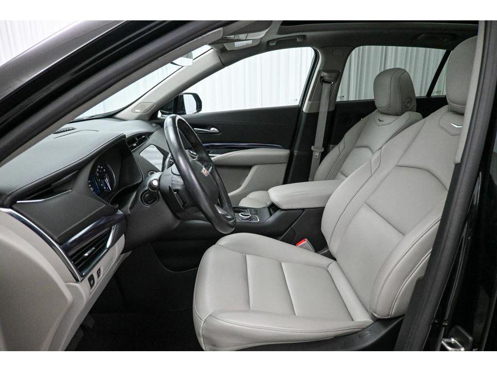 used 2023 Cadillac XT4 car, priced at $25,393
