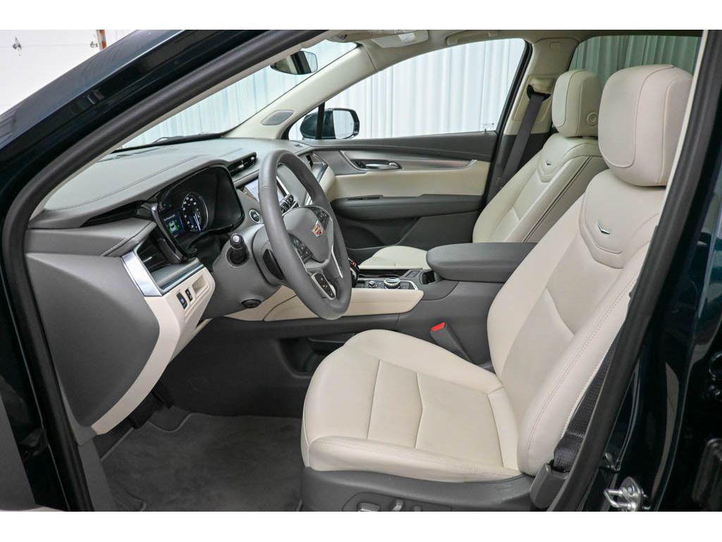 used 2025 Cadillac XT5 car, priced at $50,115