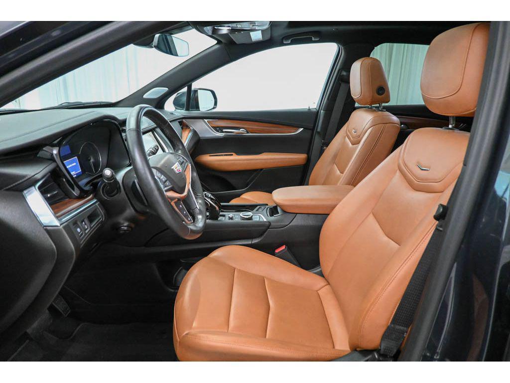 used 2023 Cadillac XT5 car, priced at $35,995