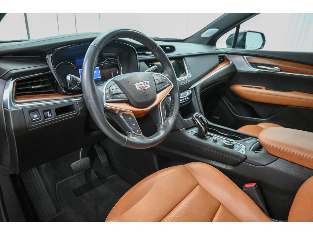 used 2023 Cadillac XT5 car, priced at $35,995