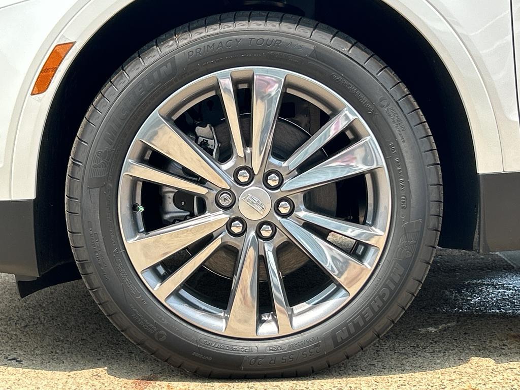 new 2025 Cadillac XT5 car, priced at $61,090