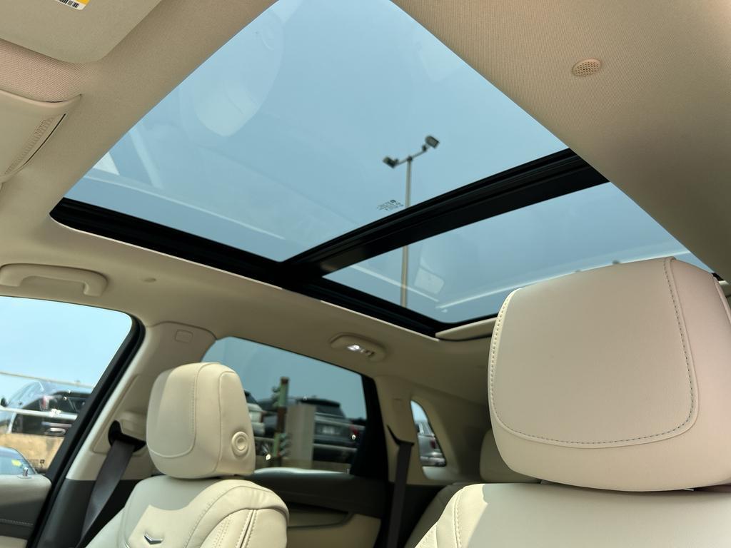 new 2025 Cadillac XT5 car, priced at $61,090