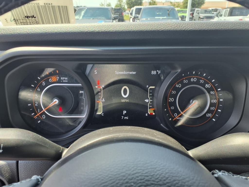 new 2025 Jeep Wrangler car, priced at $46,316