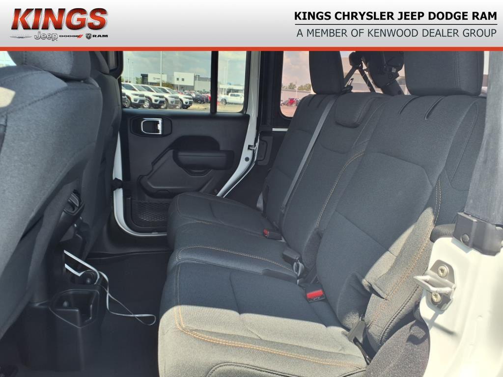 new 2025 Jeep Wrangler car, priced at $45,013