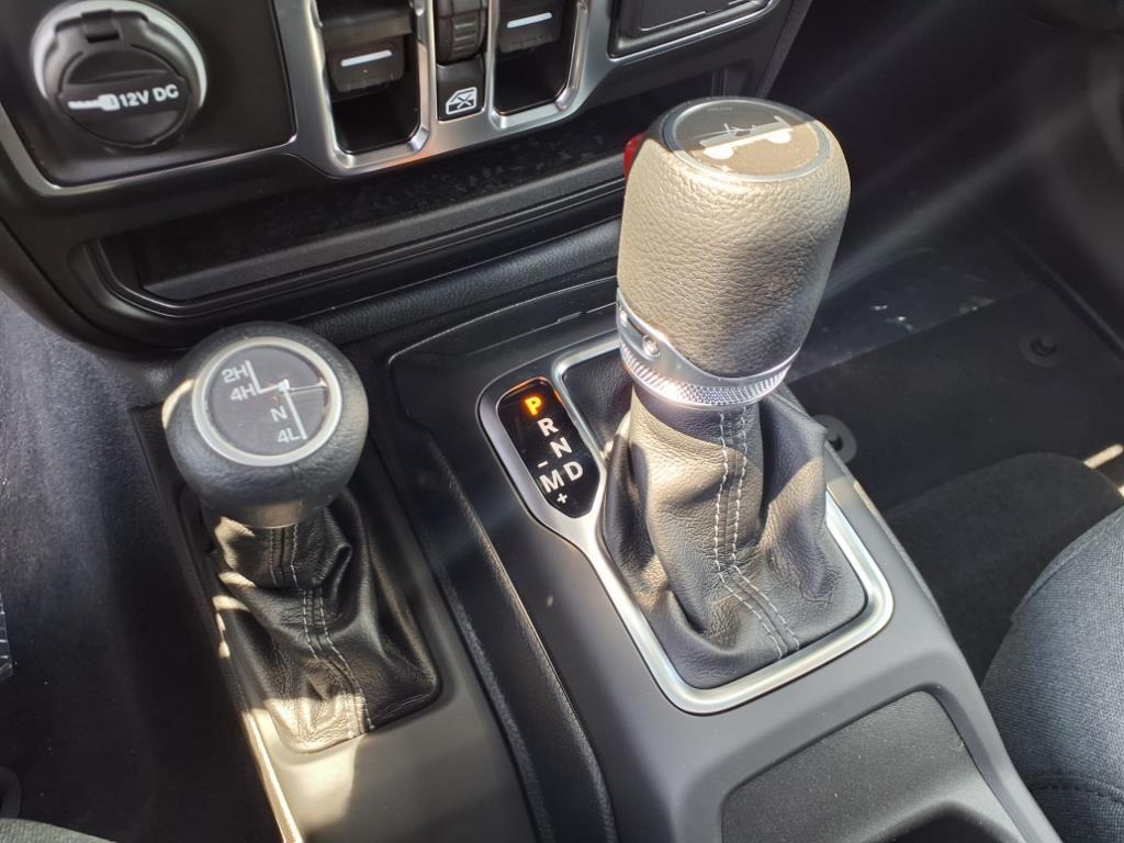 new 2025 Jeep Wrangler car, priced at $46,316