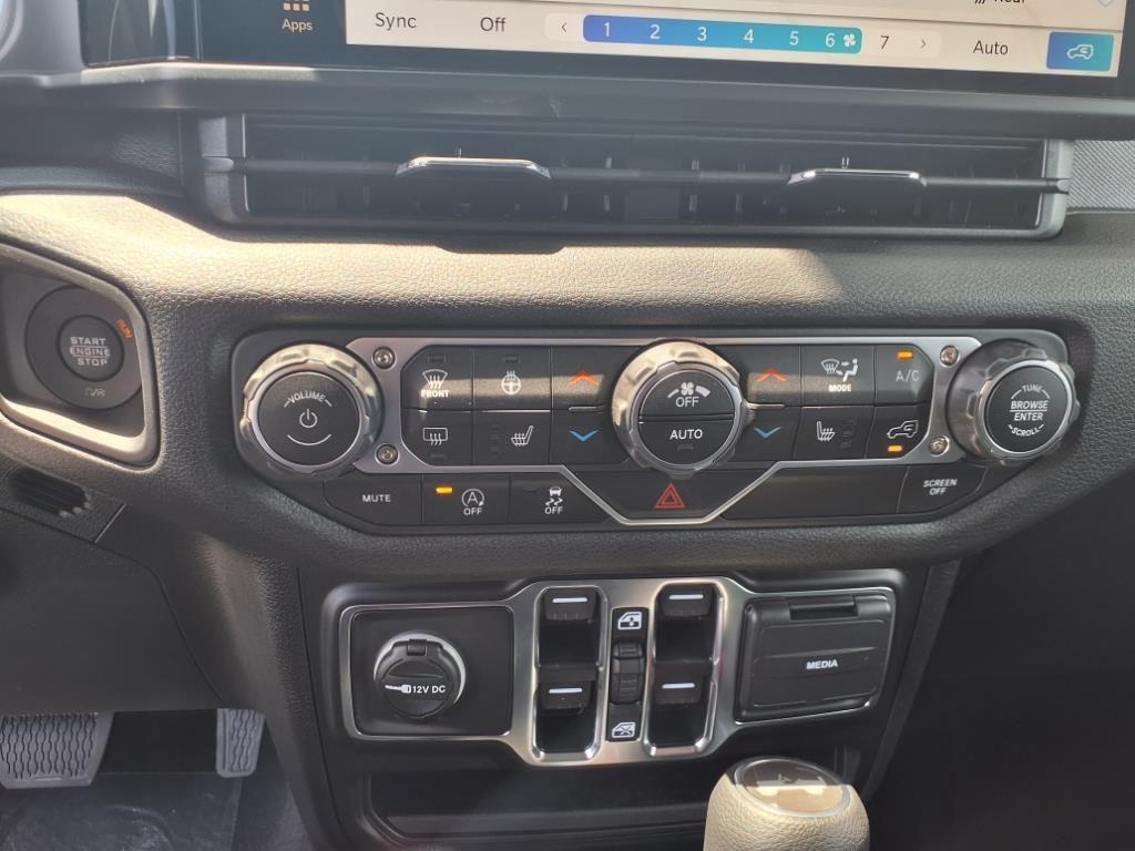 new 2025 Jeep Wrangler car, priced at $46,316