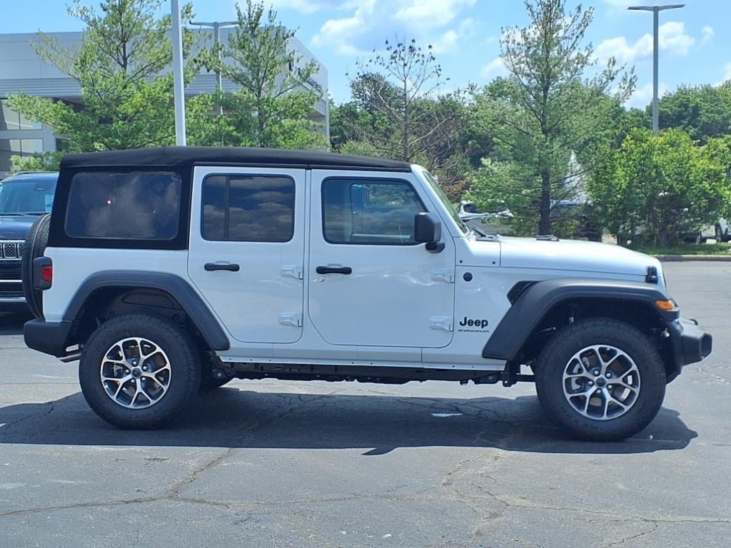 new 2025 Jeep Wrangler car, priced at $46,316