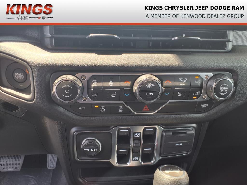 new 2025 Jeep Wrangler car, priced at $45,013