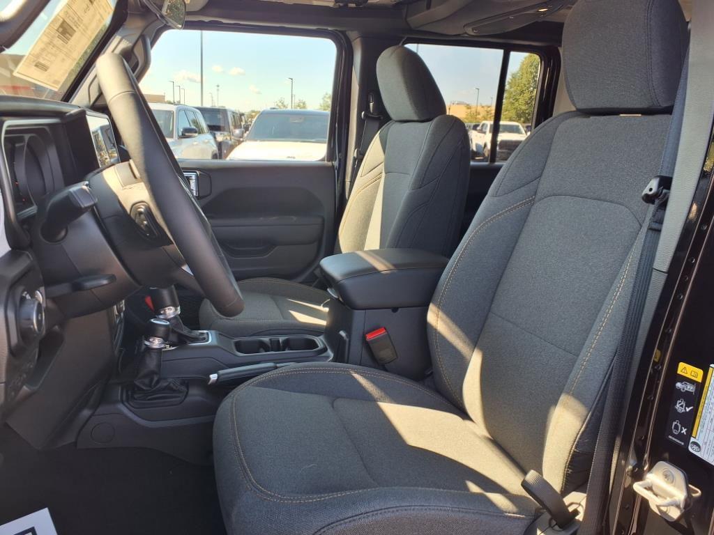 new 2025 Jeep Wrangler car, priced at $47,599