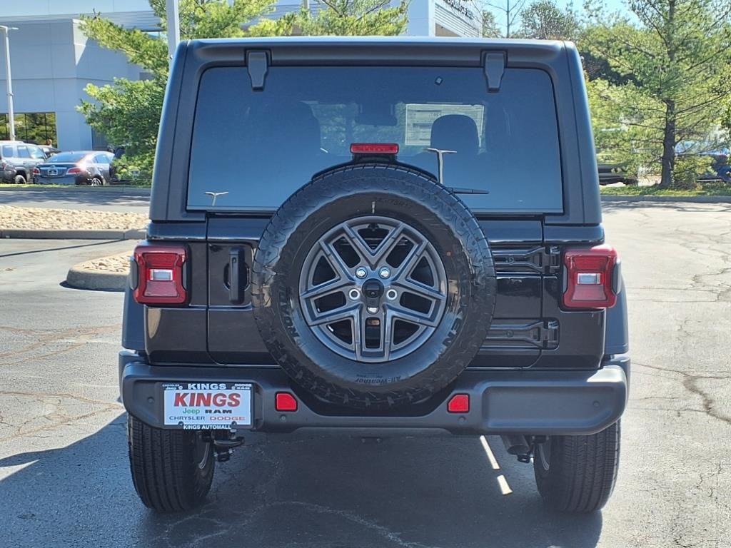 new 2025 Jeep Wrangler car, priced at $47,599