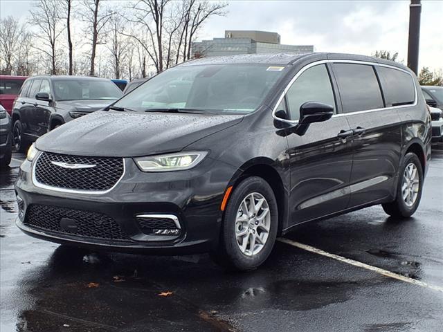 new 2025 Chrysler Pacifica car, priced at $45,425