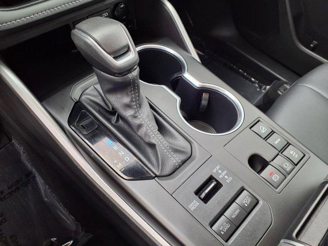 used 2024 Toyota Highlander car, priced at $43,516