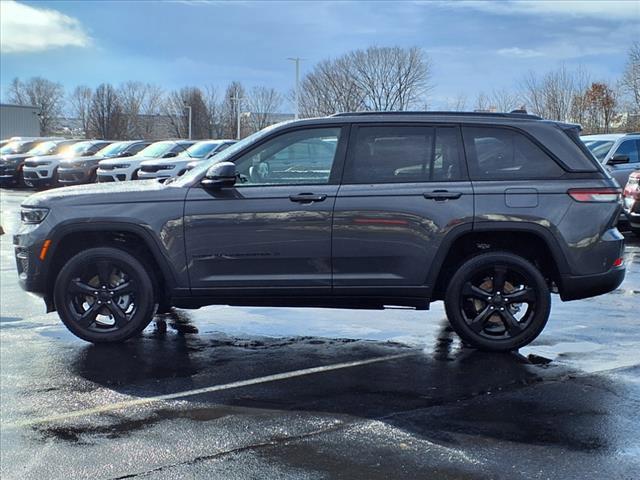 new 2025 Jeep Grand Cherokee car, priced at $43,138