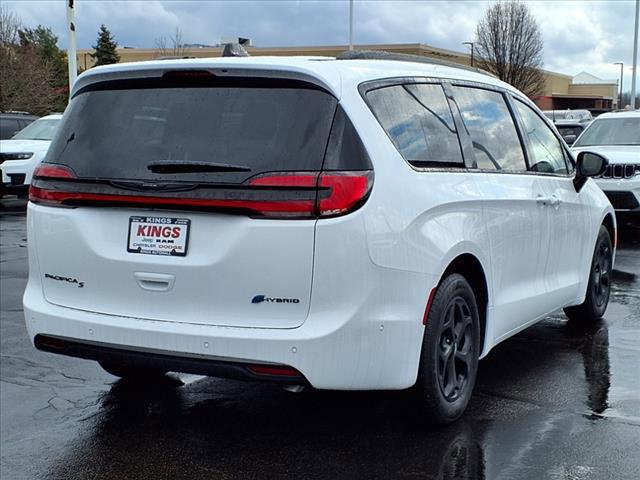 new 2025 Chrysler Pacifica Hybrid car, priced at $49,332