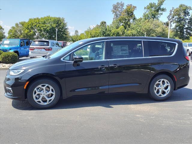 new 2024 Chrysler Pacifica car, priced at $42,251