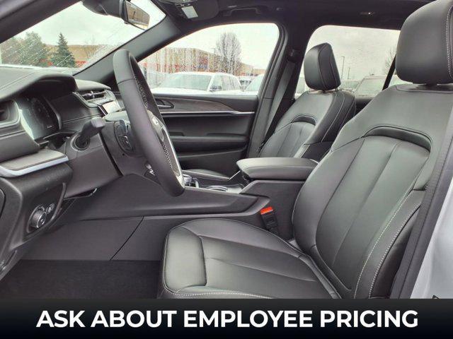 new 2025 Jeep Grand Cherokee car, priced at $50,530